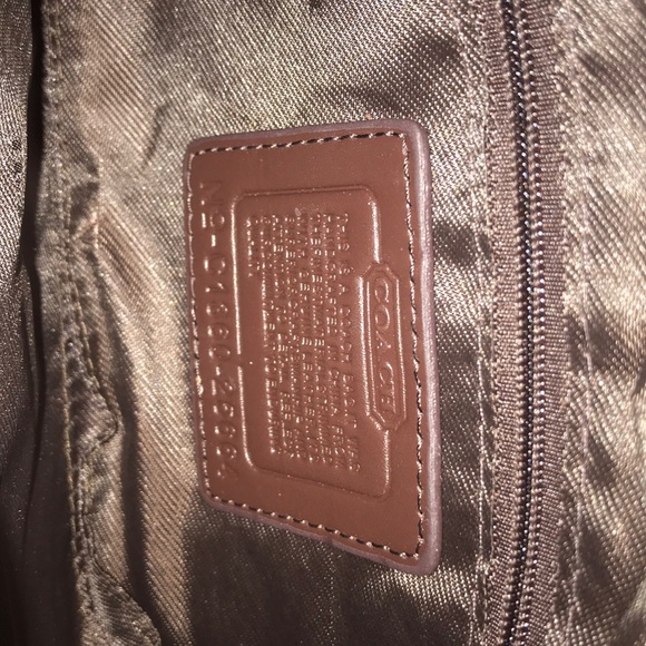 Coach Purse, turns: Clutch, Wristlet, crossbody - Picture 5 of 7